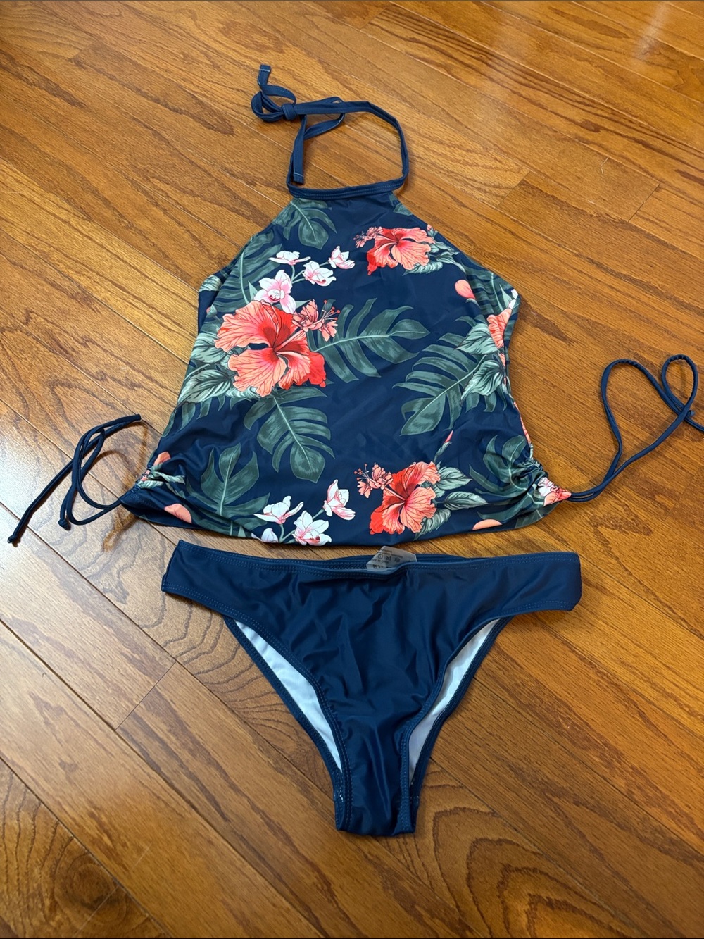 Floral Tankini Set in Navy with Tropical Print NWOT